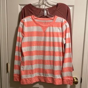 🟣🟣 Women’s Super Soft Set of 2 Long-sleeve Tees (size M) Goodyear and GAP